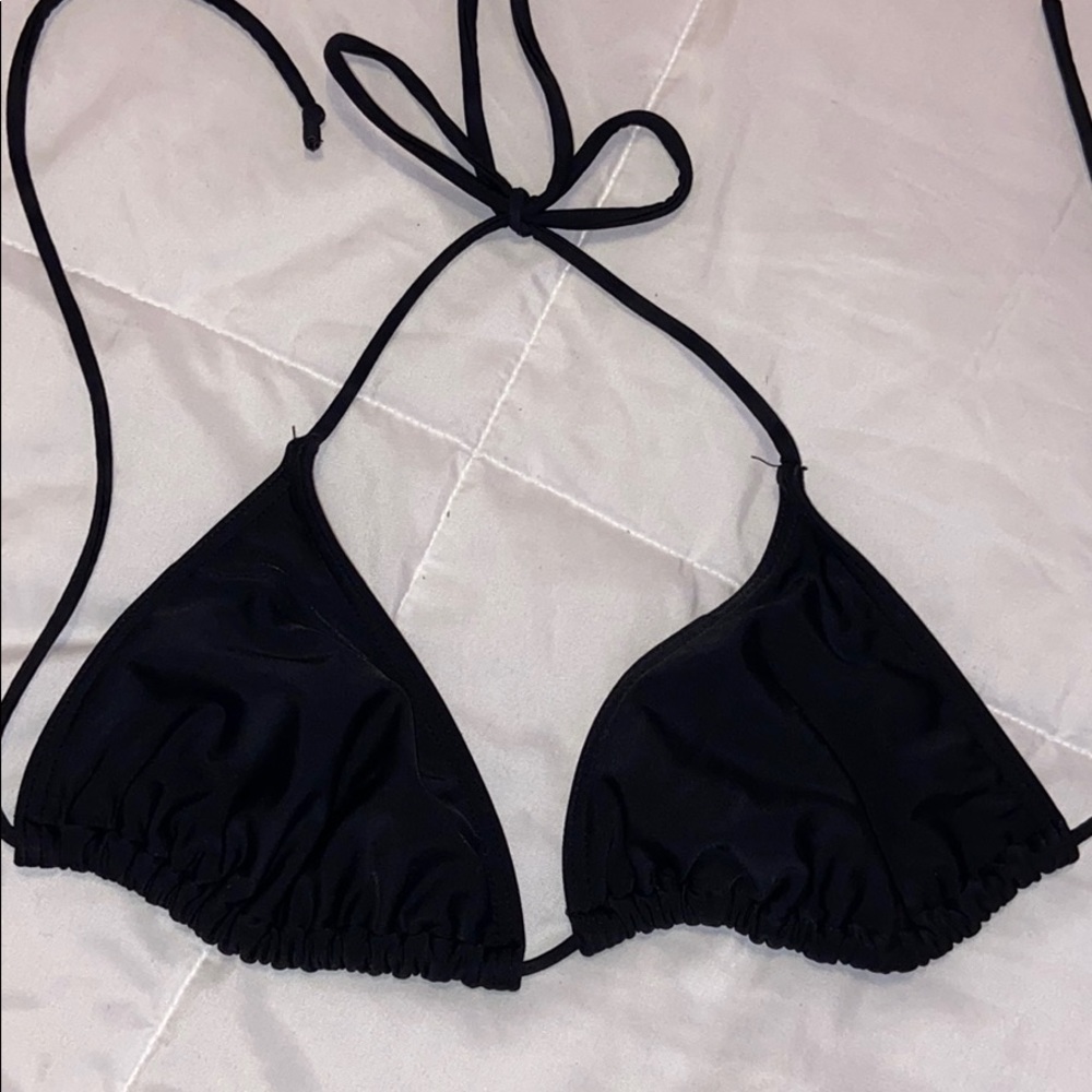 Black triangle top
